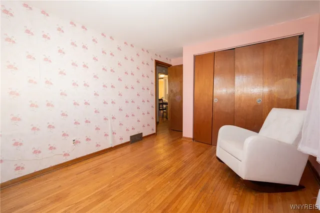 $285,000 | 16 Oakwood Drive, Cheektowaga, NY 14227