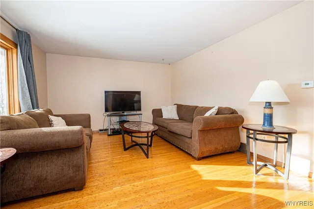 $285,000 | 16 Oakwood Drive, Cheektowaga, NY 14227