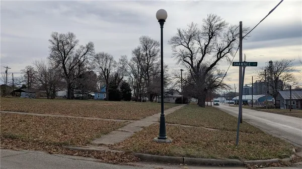 $17,500 | 815 Shawnee Street, Hiawatha, KS 66434