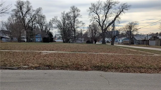 $17,500 | 815 Shawnee Street, Hiawatha, KS 66434