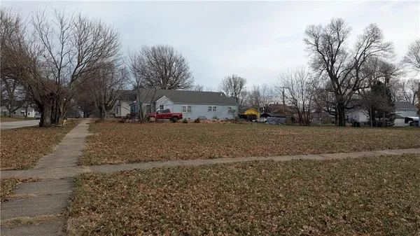 $17,500 | 815 Shawnee Street, Hiawatha, KS 66434