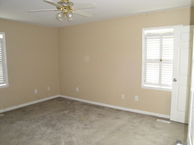 585 New Creech Road Selma, NC 27576 - Photo 6 of 12 Master bedroom