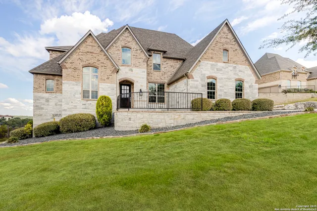 $1,075,000 | 8027 Vanity Hill, San Antonio, TX 78256