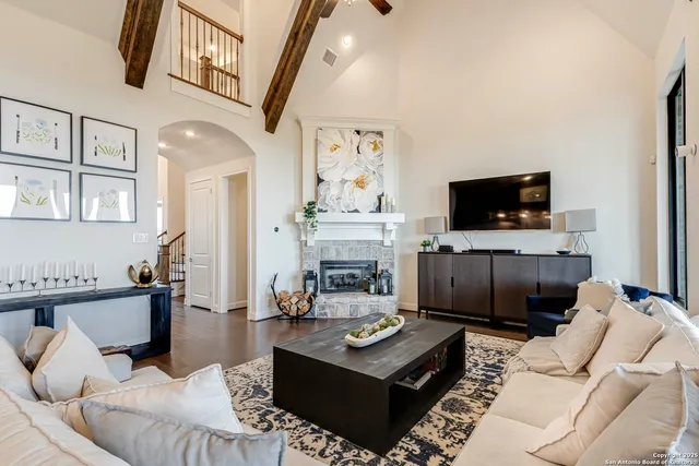 $1,075,000 | 8027 Vanity Hill, San Antonio, TX 78256