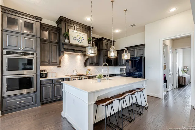 $1,075,000 | 8027 Vanity Hill, San Antonio, TX 78256