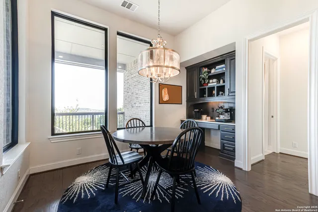 $1,075,000 | 8027 Vanity Hill, San Antonio, TX 78256