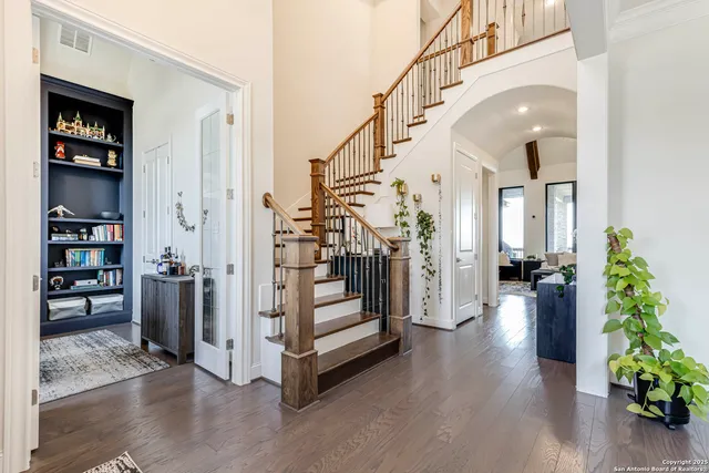 $1,075,000 | 8027 Vanity Hill, San Antonio, TX 78256