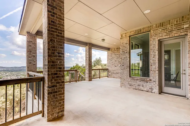 $1,075,000 | 8027 Vanity Hill, San Antonio, TX 78256