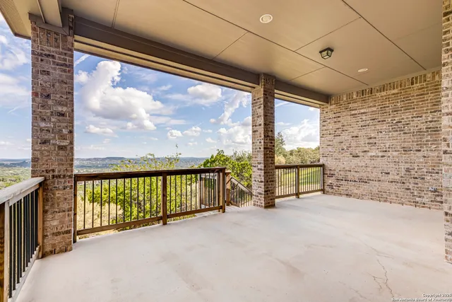 $1,075,000 | 8027 Vanity Hill, San Antonio, TX 78256