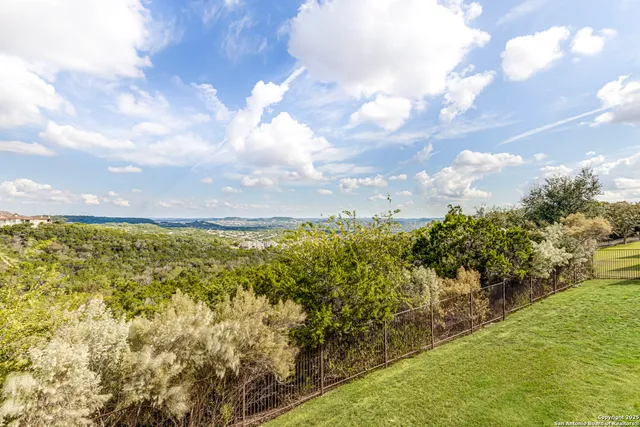 $1,075,000 | 8027 Vanity Hill, San Antonio, TX 78256