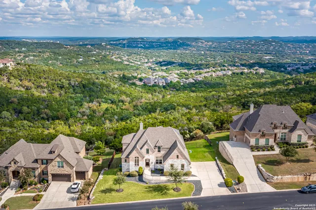 $1,075,000 | 8027 Vanity Hill, San Antonio, TX 78256