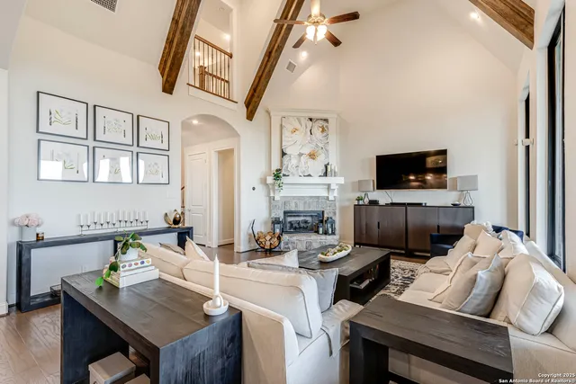 $1,075,000 | 8027 Vanity Hill, San Antonio, TX 78256