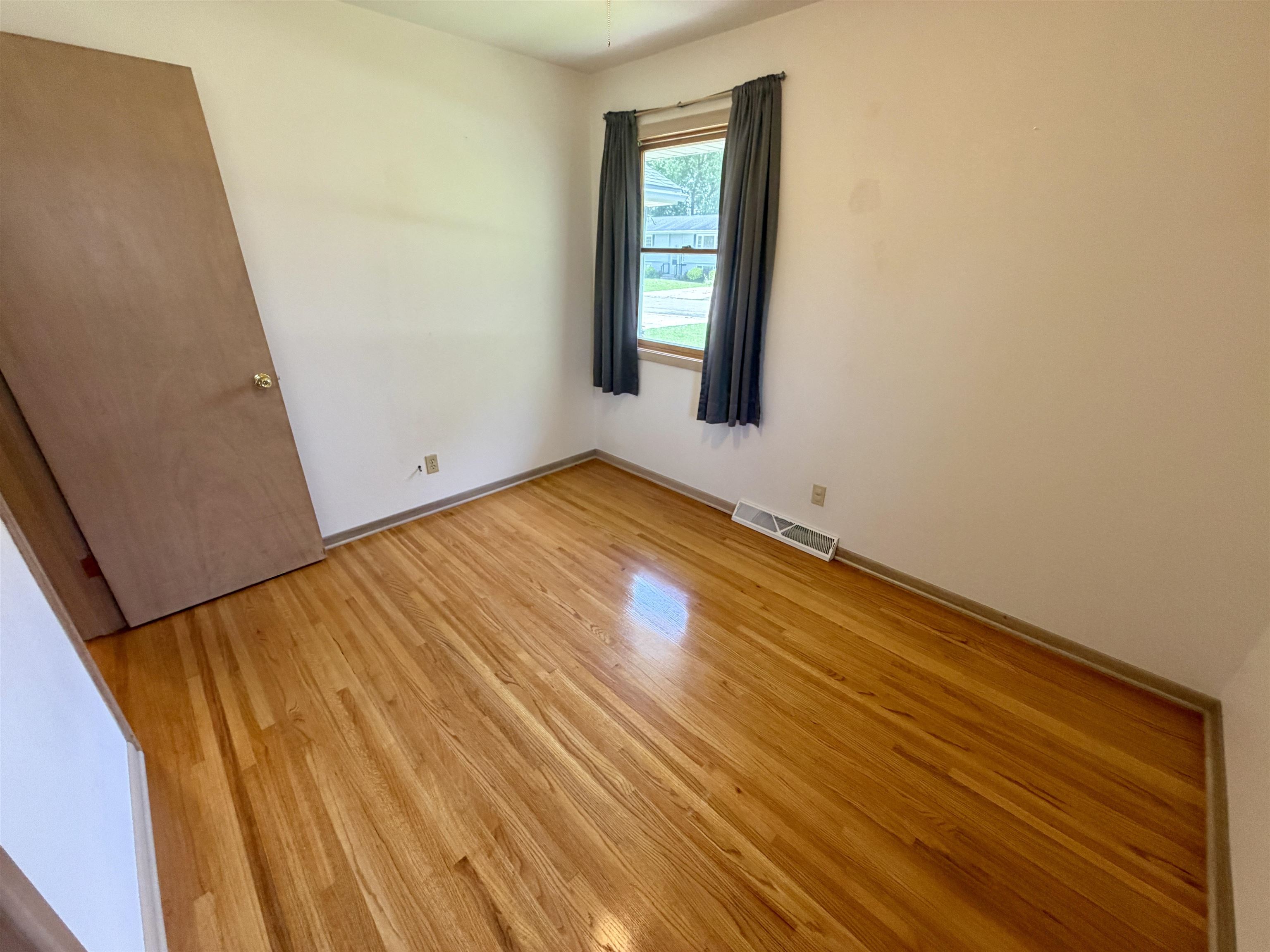 917 26th Street Monroe, WI 53566 - Photo 32 of 38