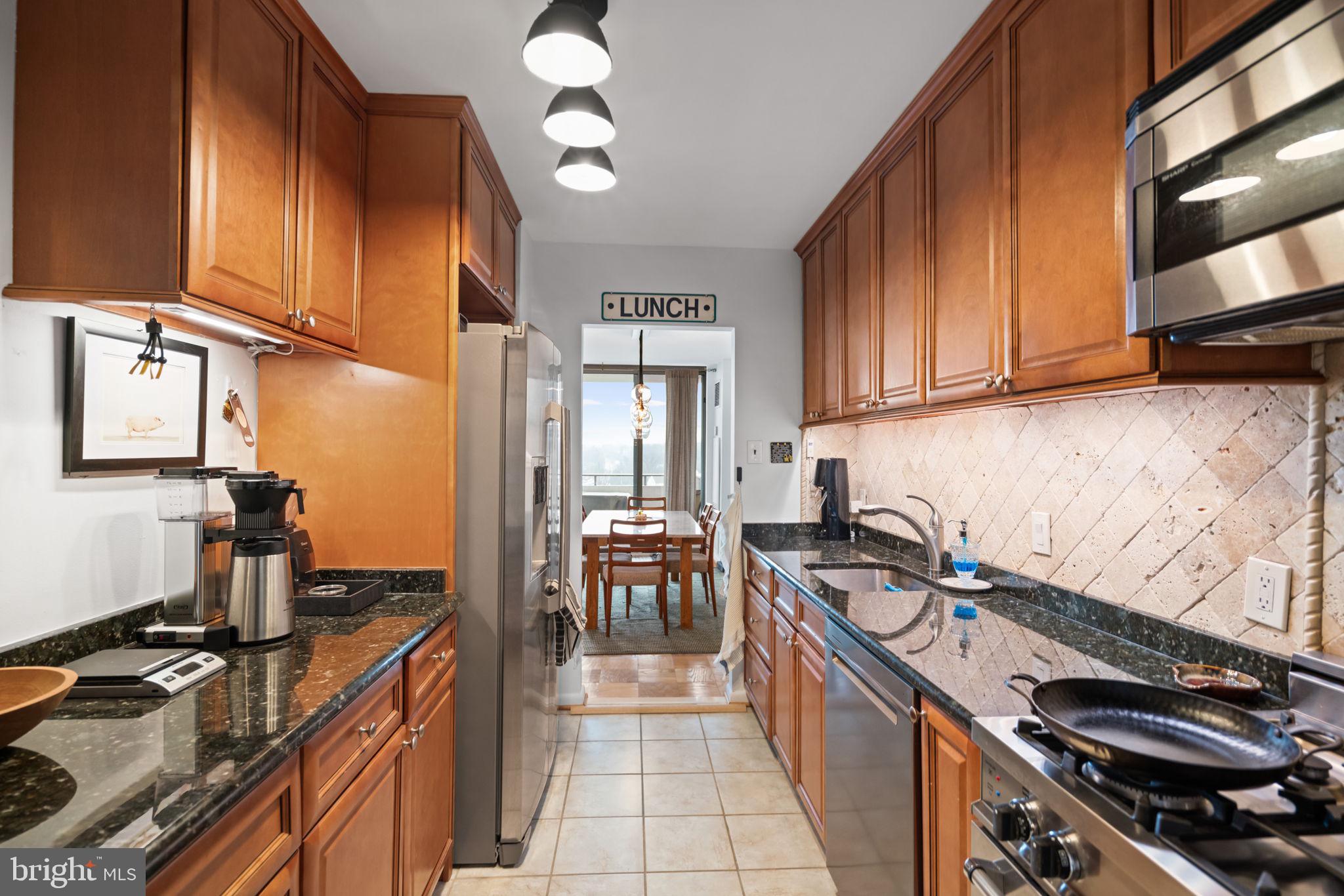 5101 River Road, Unit 901 Bethesda, MD 20816 - Photo 15 of 32