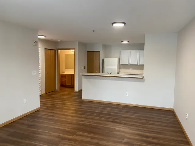 $1,595 | 126 Bertram Drive, Unit F, Yorkville, IL 60560