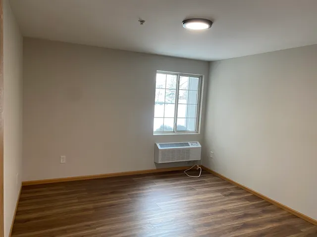 $1,595 | 126 Bertram Drive, Unit F, Yorkville, IL 60560