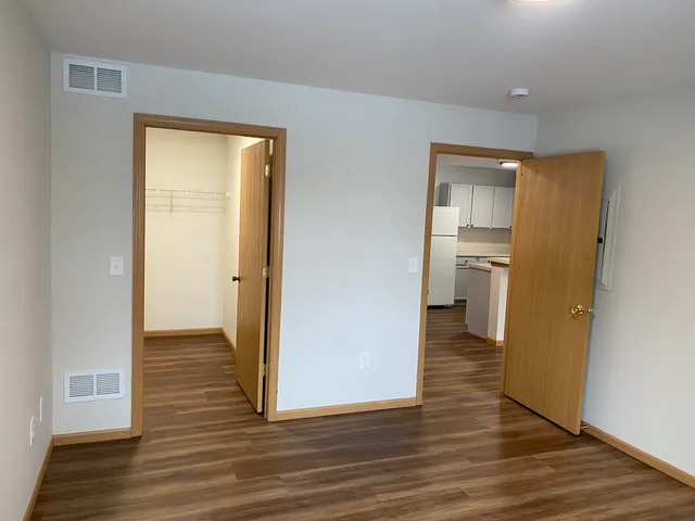 $1,595 | 126 Bertram Drive, Unit F, Yorkville, IL 60560