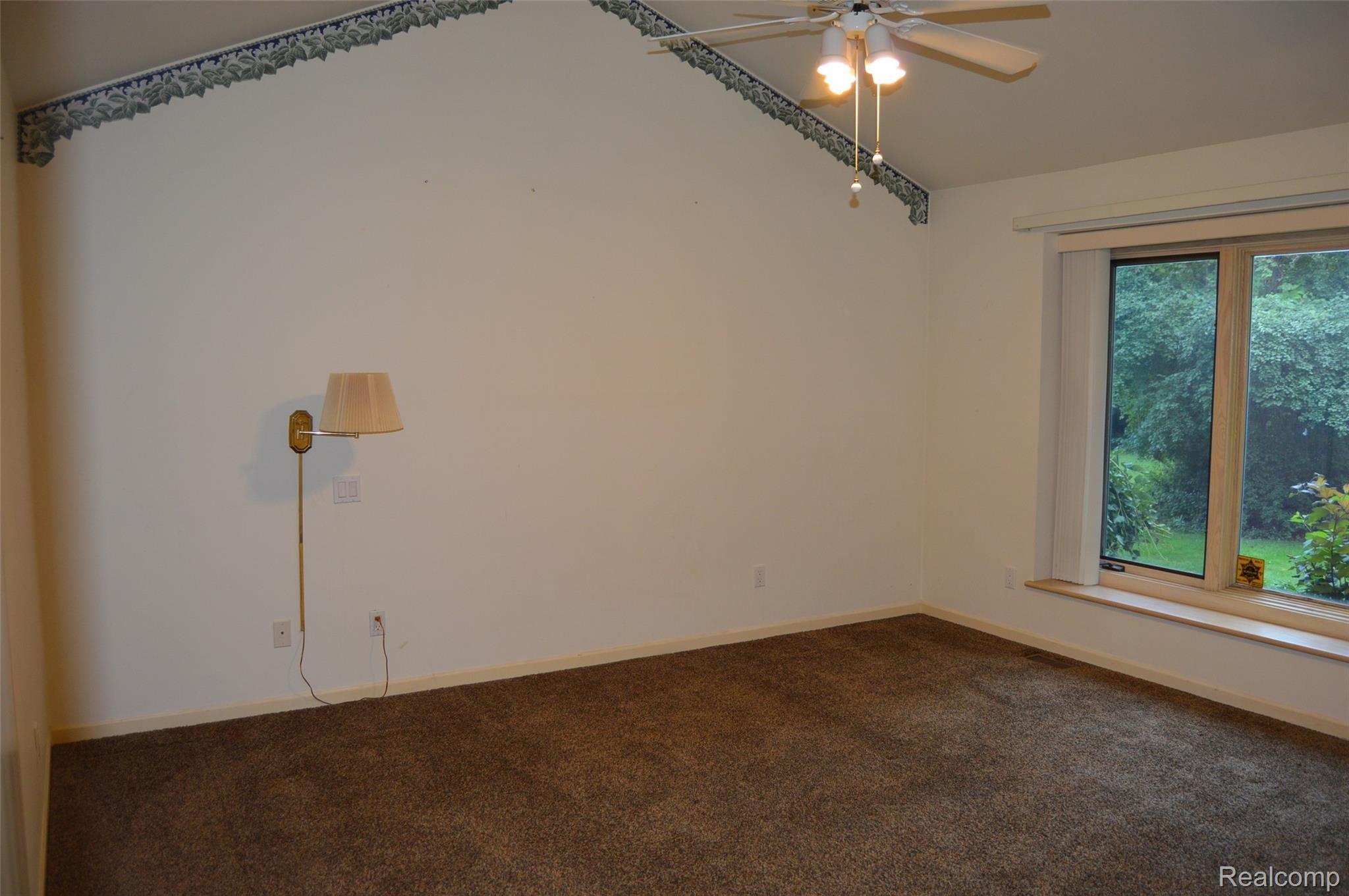 185 Nawakwa Road Rochester, MI 48307 - Photo 10 of 23 First Floor Master