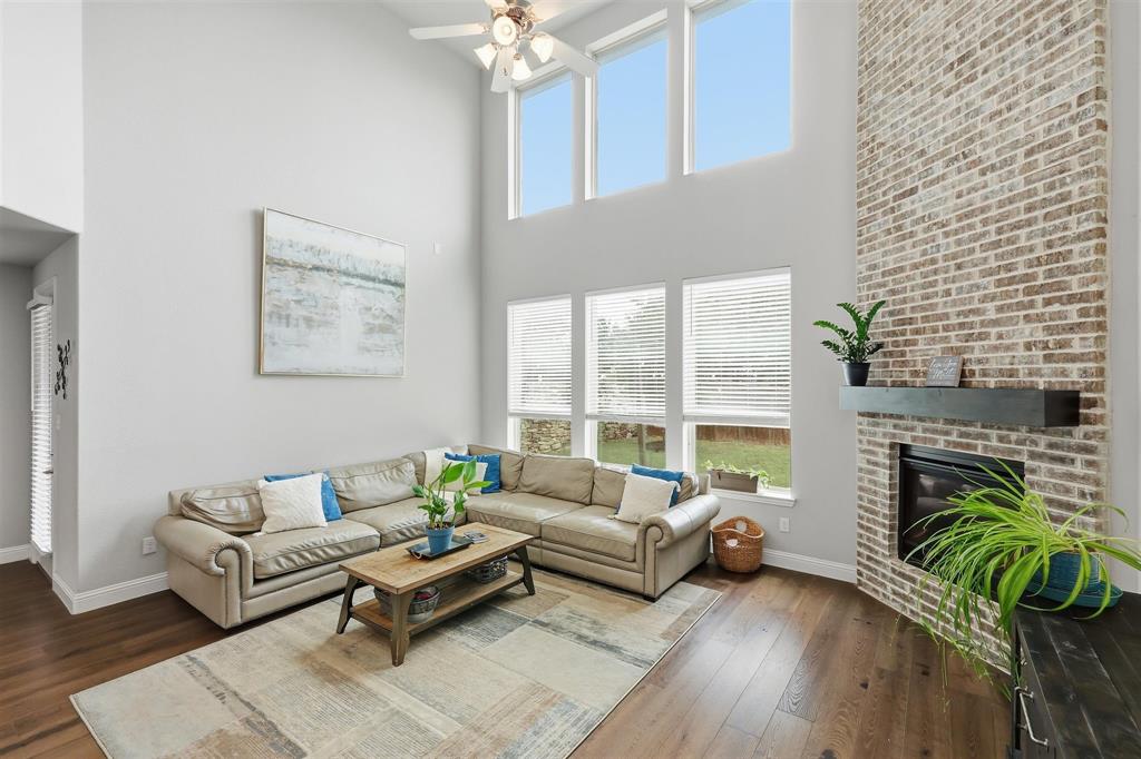 6212 Leatherstem Road Flower Mound, TX 76226 - Photo 6 of 40 All the natural light!