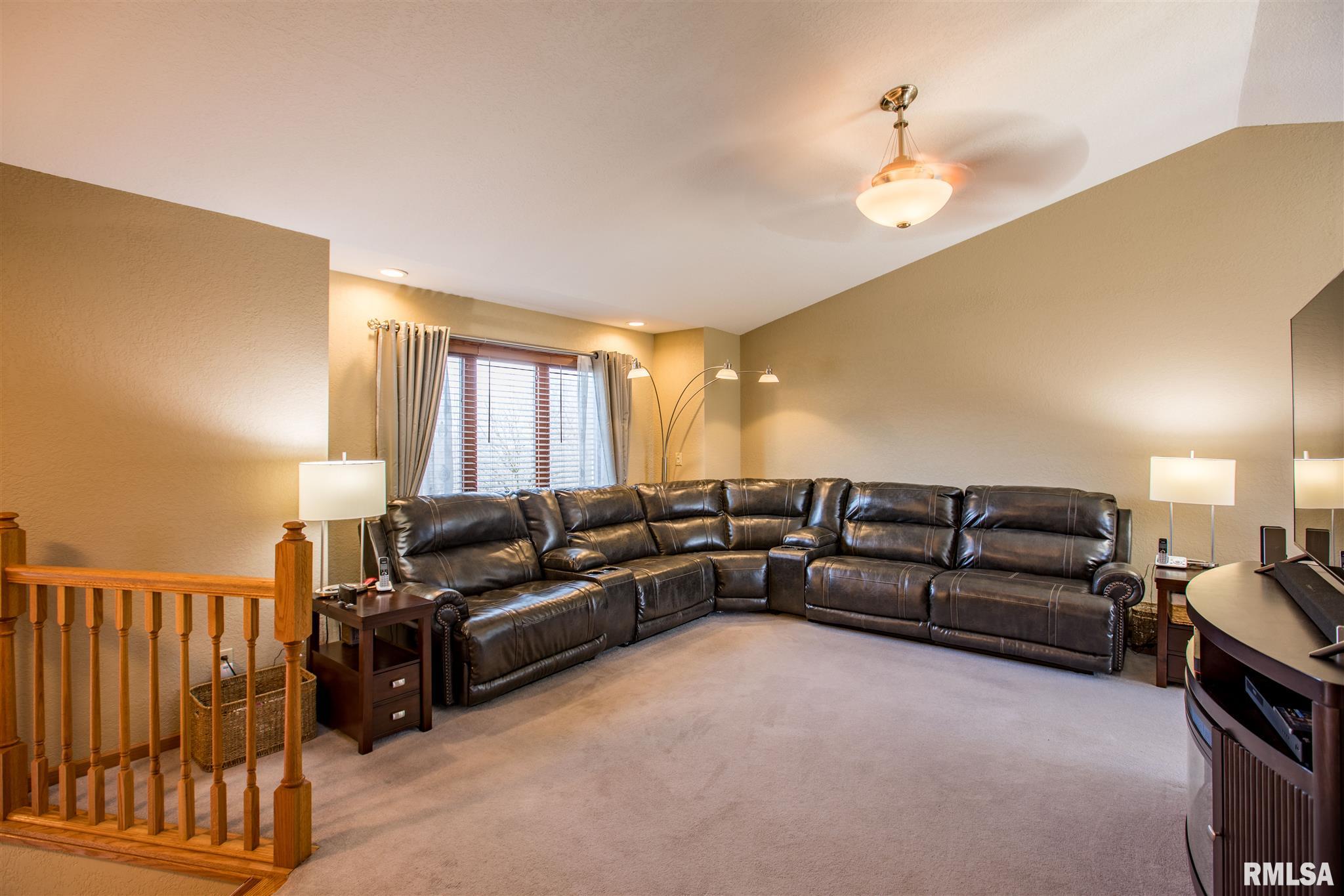 121 Valley Heights Road Blue Grass, IA 52726 - Photo 8 of 29 Gallery Image 8