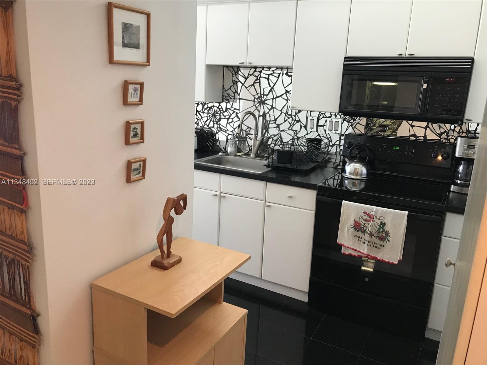 100 Lincoln Road, Unit 1007 Miami Beach, FL 33139 - Photo 16 of 82