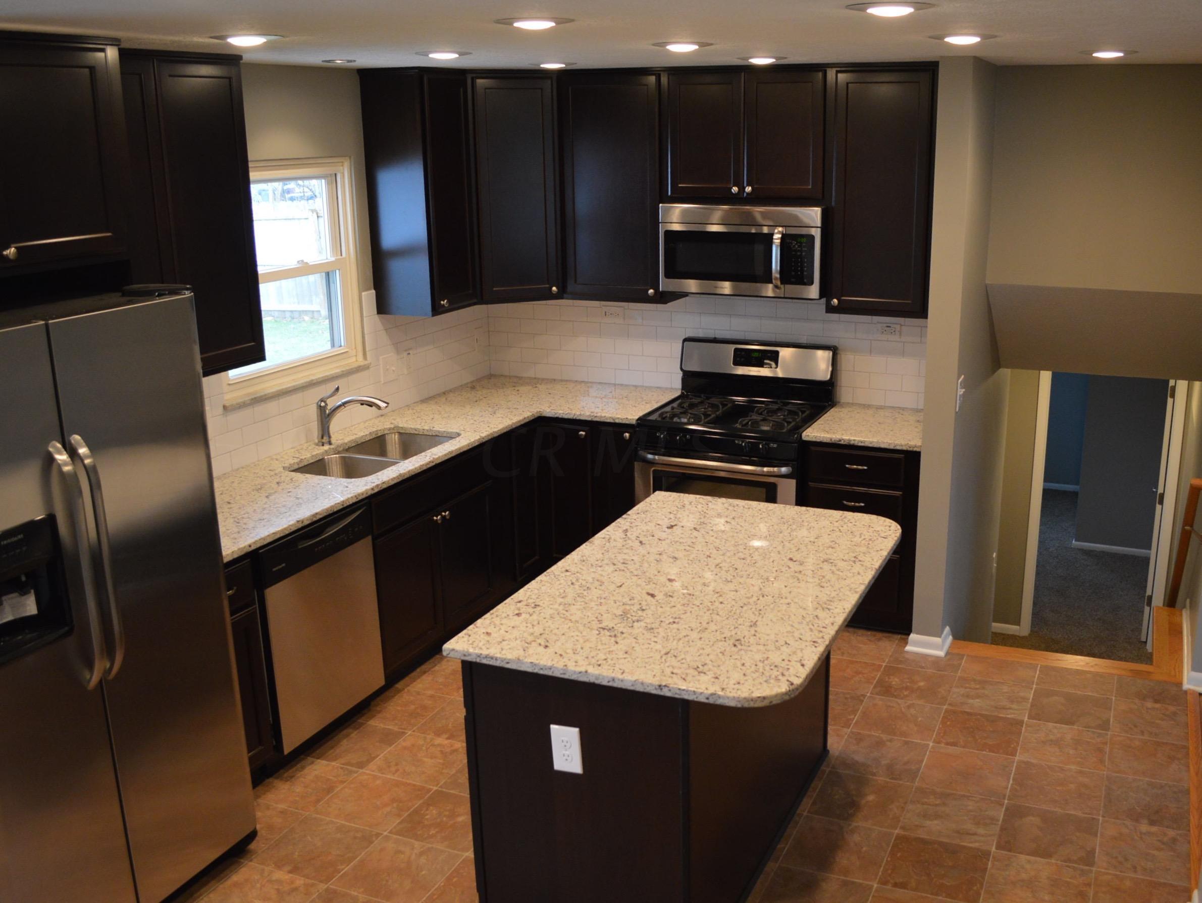 290 Rivers End Road Columbus, OH 43230 - Photo 6 of 20