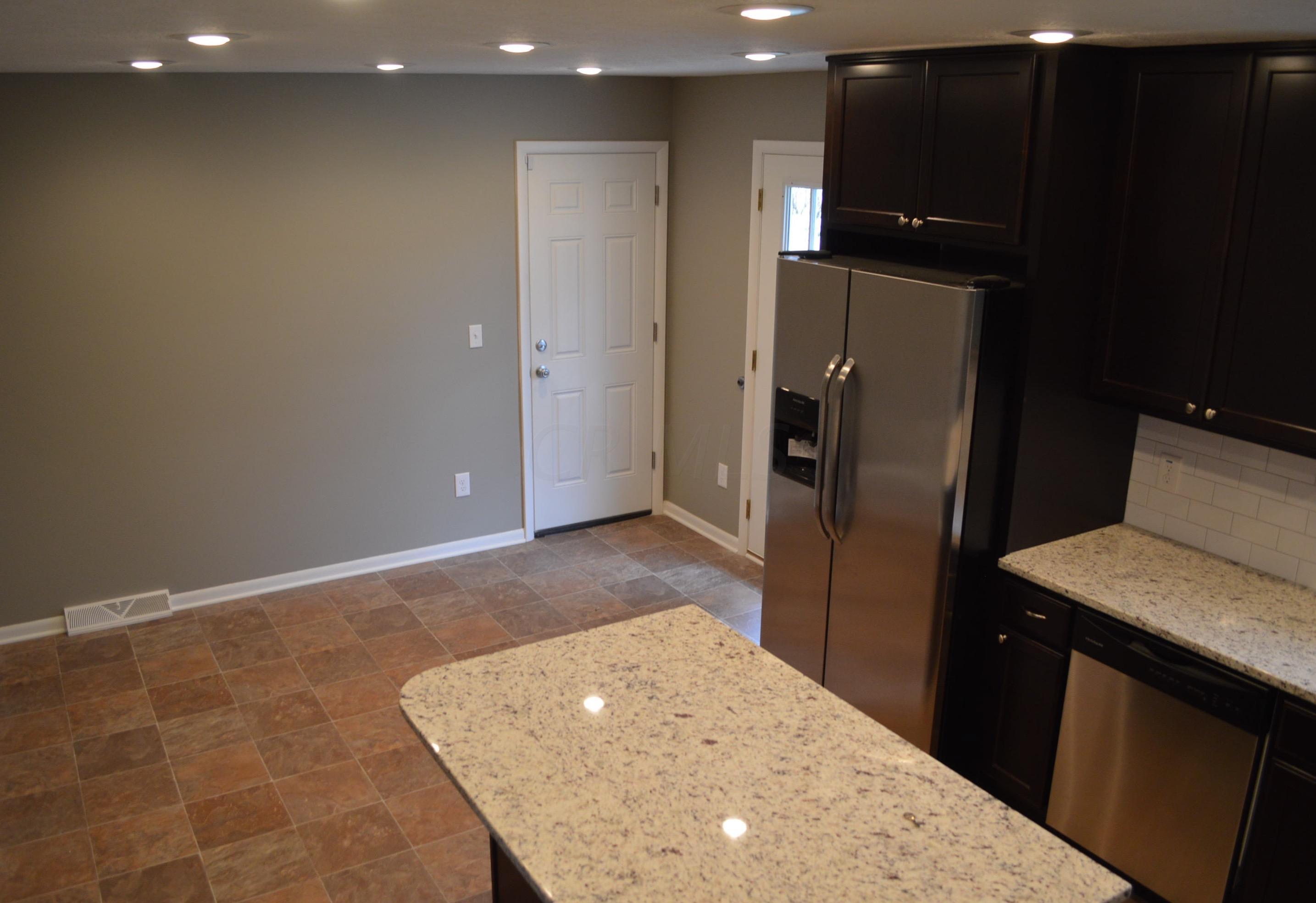 290 Rivers End Road Columbus, OH 43230 - Photo 8 of 20
