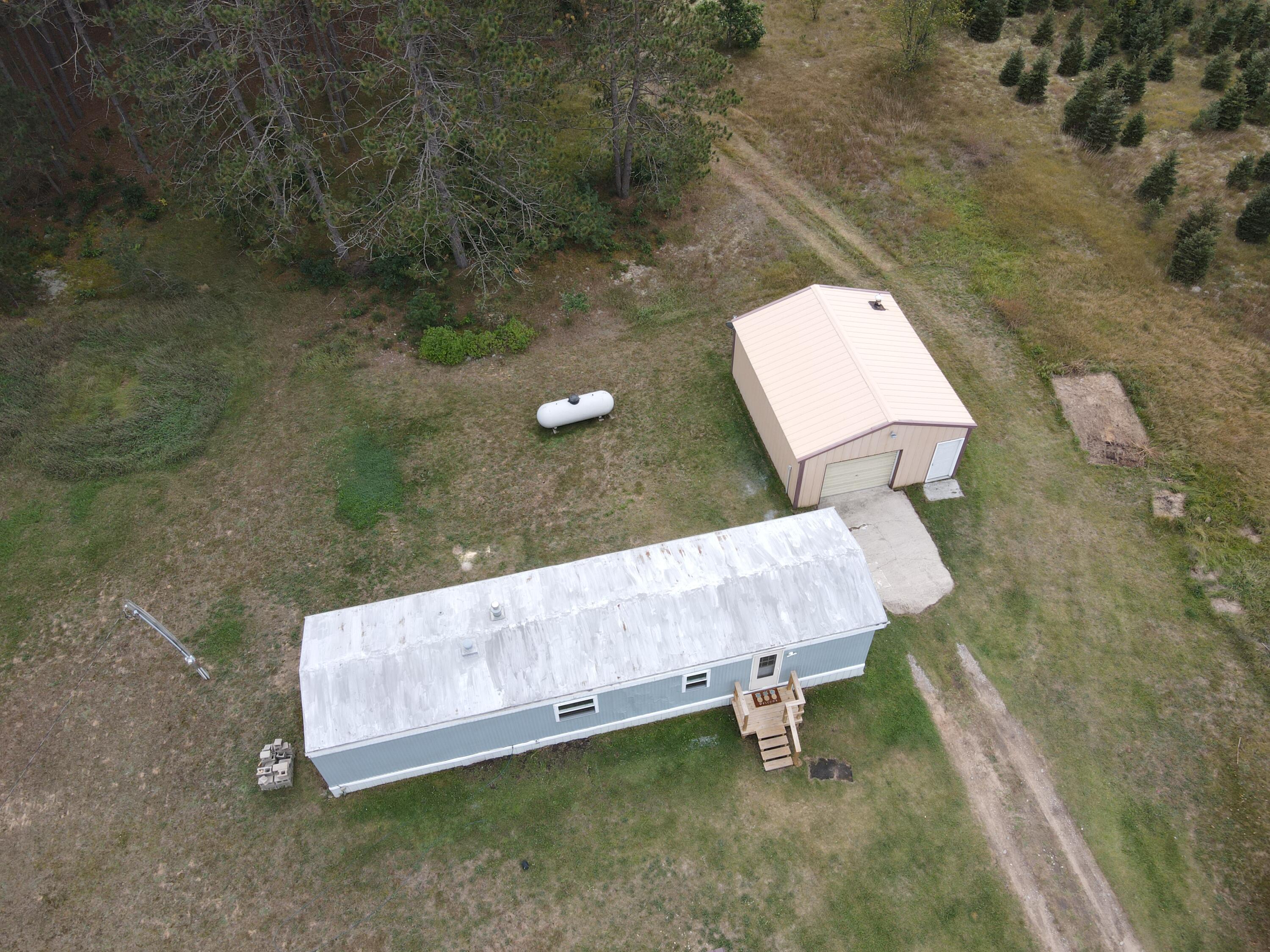 9541 Pine Road Marion, MI 49665 - Photo 27 of 30 Photo_1080296101_DJI_677_jpg_6692191_0_2