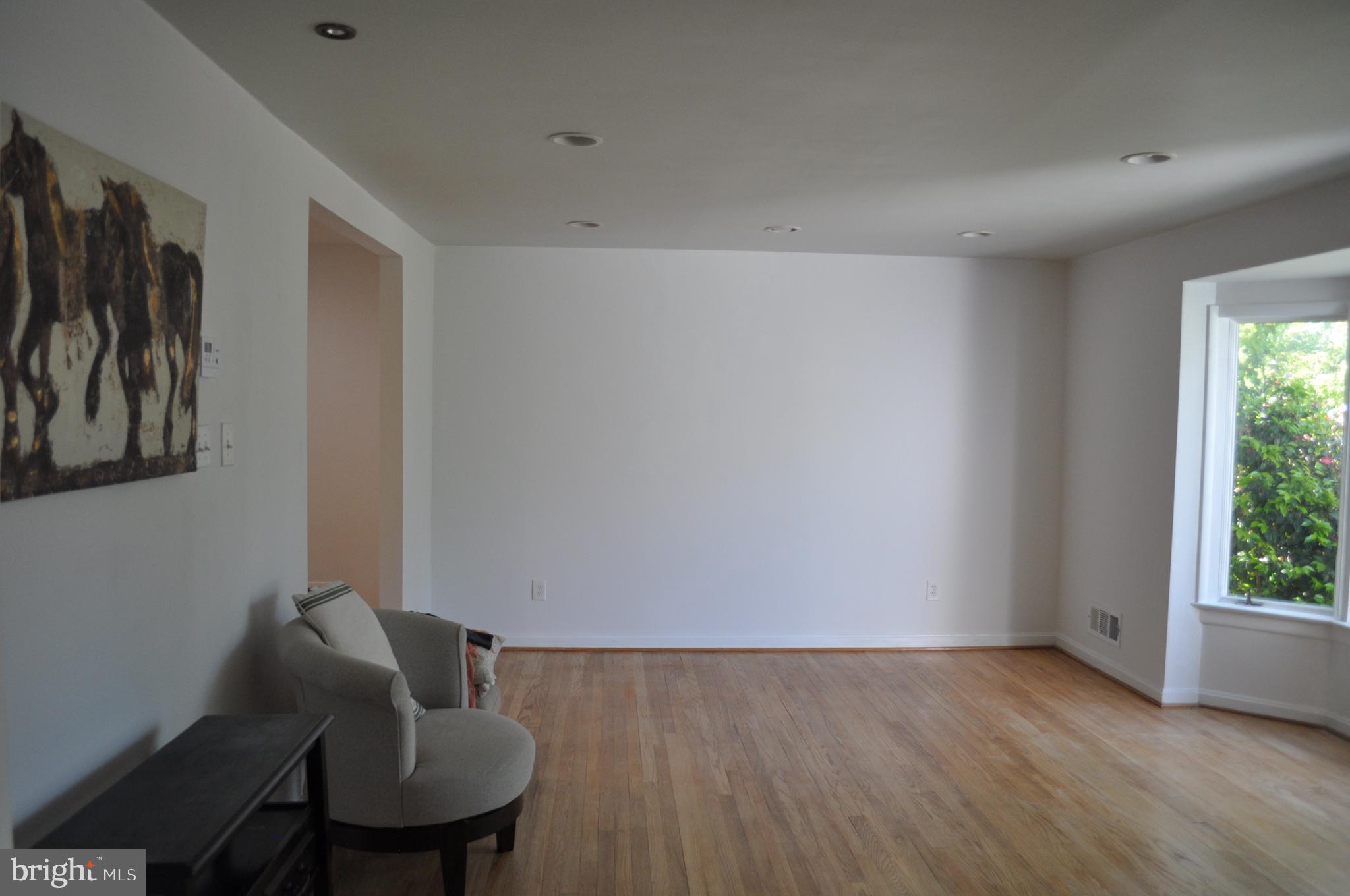 6000 Greentree Road Bethesda, MD 20817 - Photo 6 of 18 Living room-3