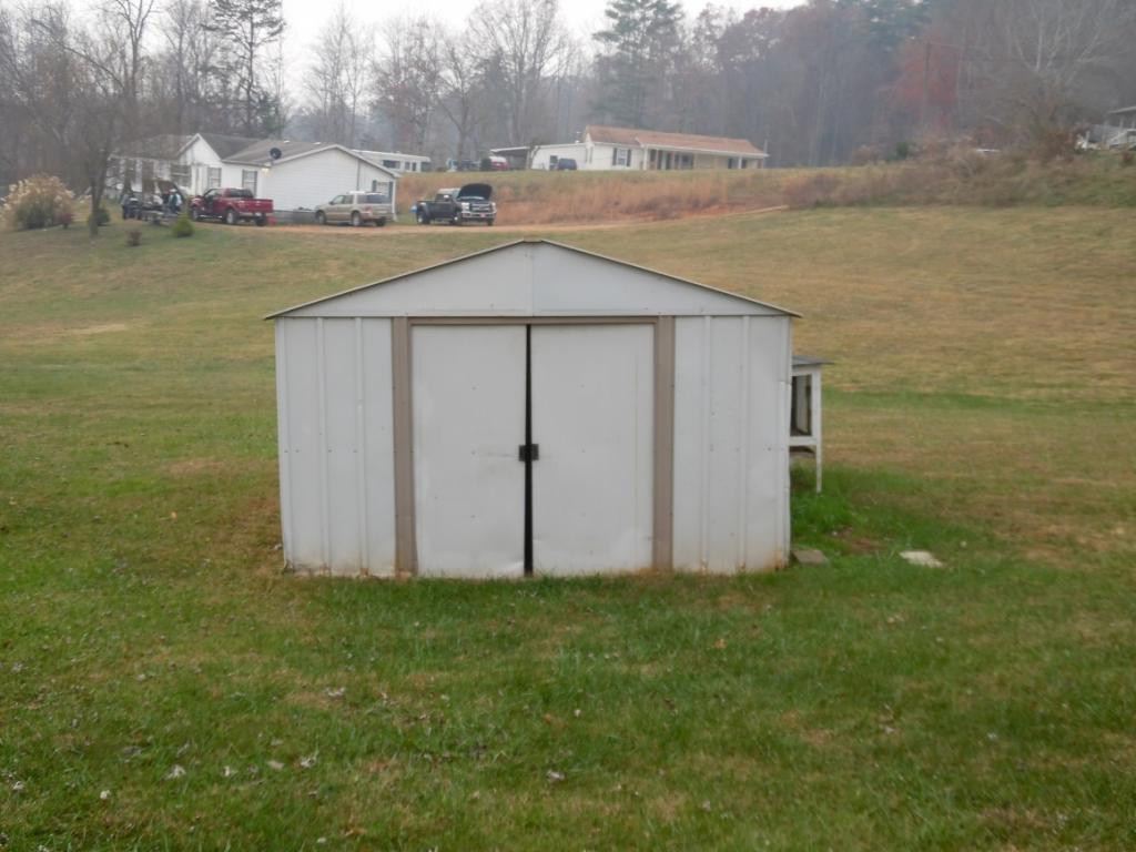 115 Gilbert Wilson Road Elizabethton, TN 37643 - Photo 9 of 15 Photo 9