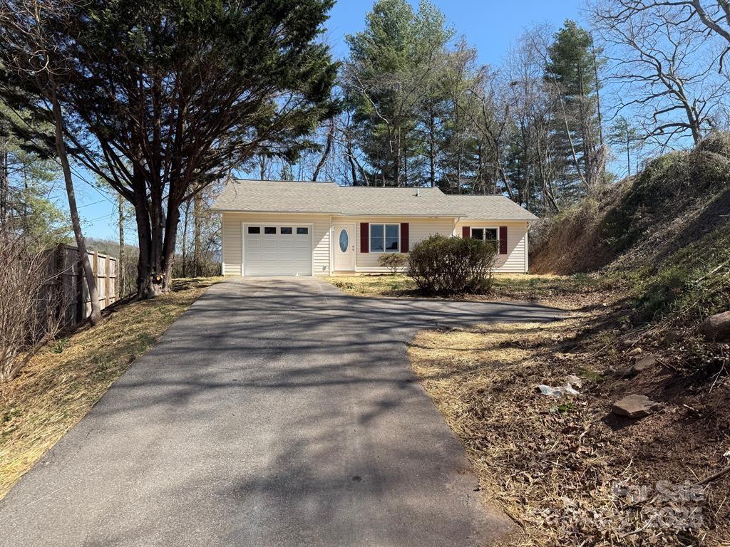 125 Dearmin Terrace Franklin, NC 28734 - Photo 1 of 22