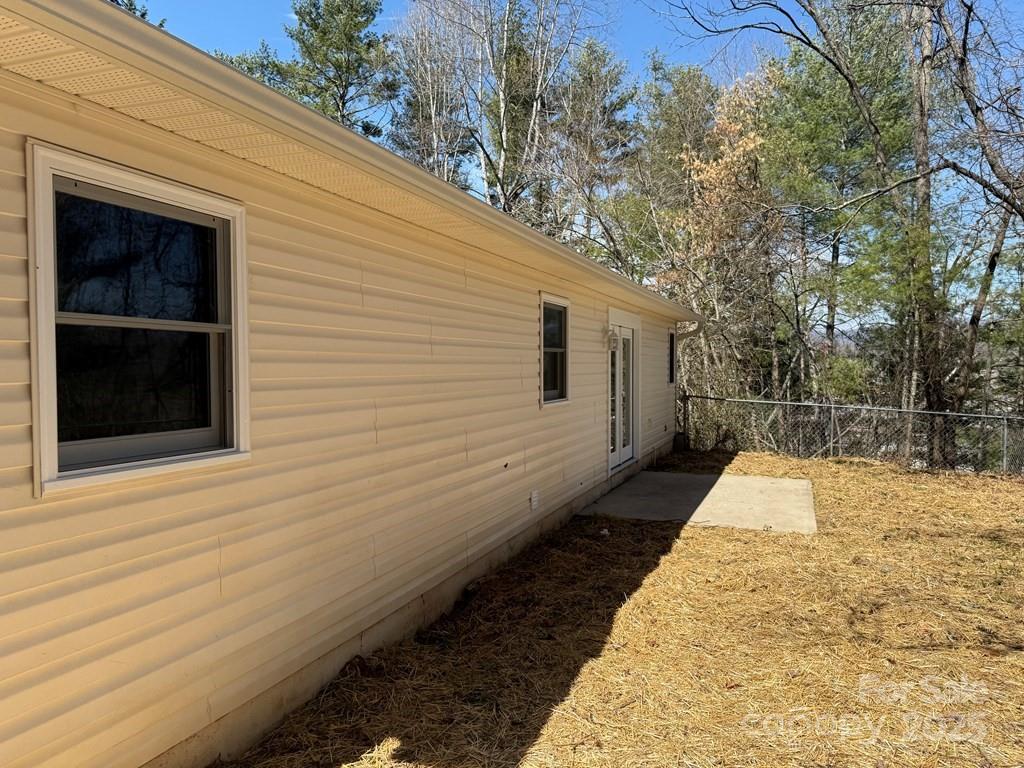 125 Dearmin Terrace Franklin, NC 28734 - Photo 6 of 22