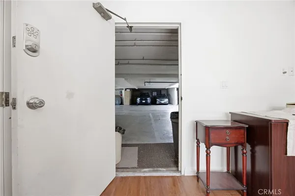 a view of livingroom with furniture