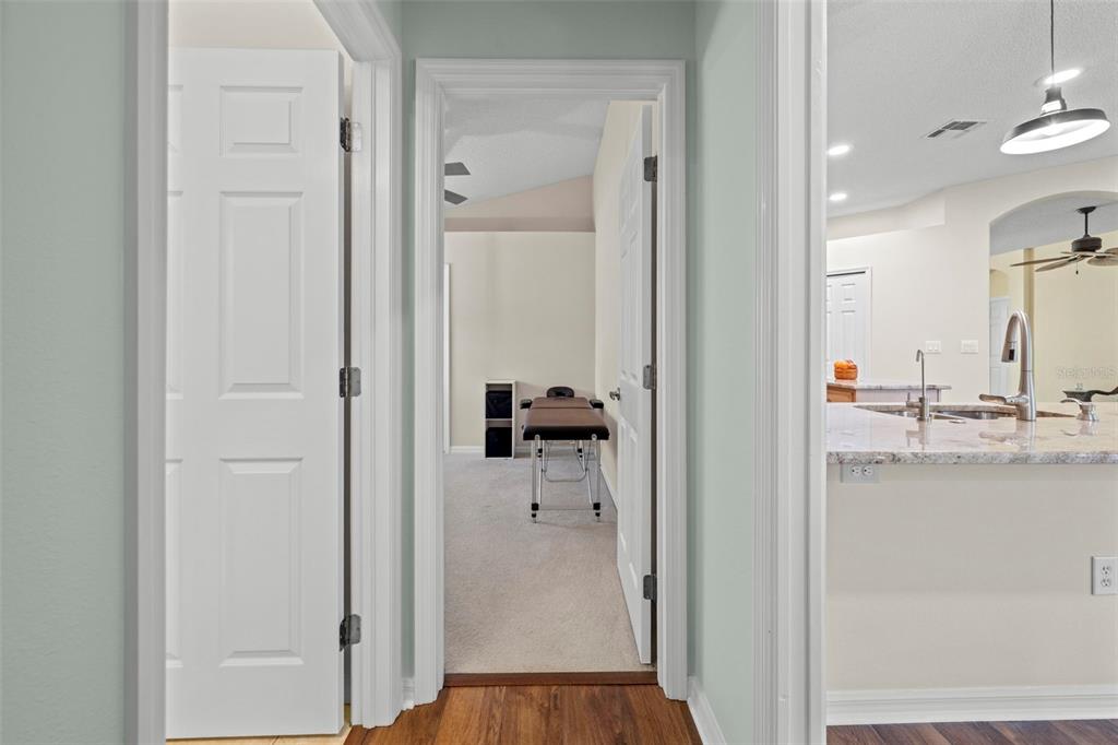 332 McIntosh Court Spring Hill, FL 34609 - Photo 43 of 54 a view of a bathroom with a tub and mirror