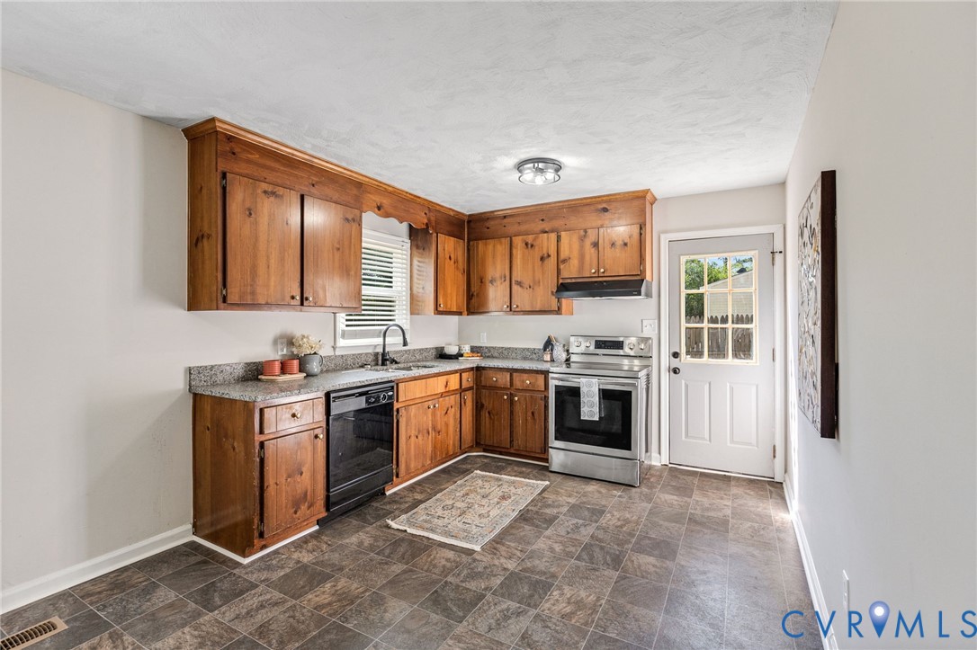 18517 Depot Road McKenney, VA 23872 - Photo 5 of 20