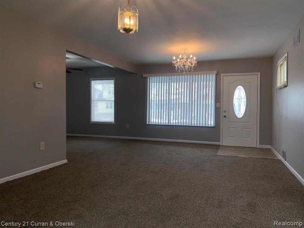 7038 Middlepointe Street Dearborn, MI 48126 - Photo 6 of 25