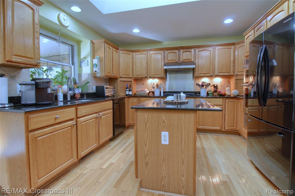38111 Judd Road Belleville, MI 48111 - Photo 9 of 39