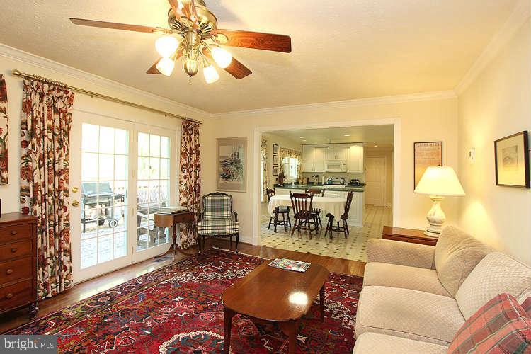 11633 Quail Ridge Court Reston, VA 20194 - Photo 15 of 30 Family Room