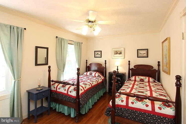 11633 Quail Ridge Court Reston, VA 20194 - Photo 22 of 30 Bedroom