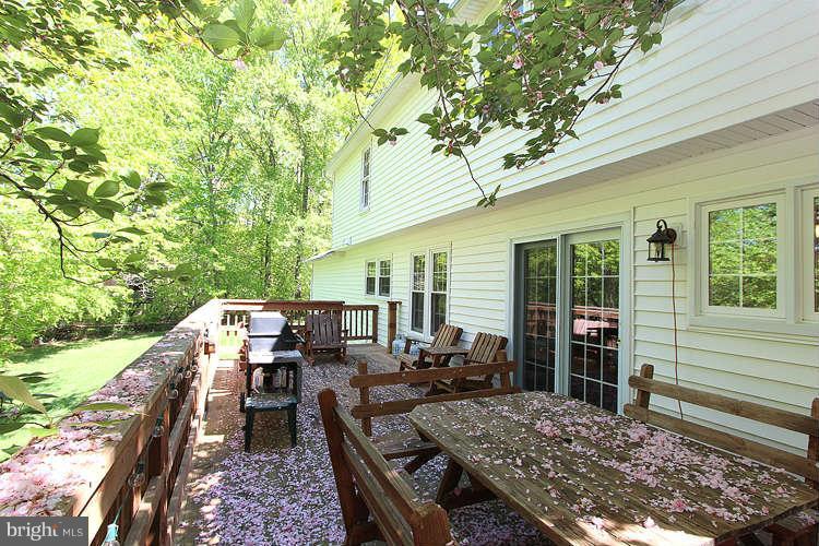 11633 Quail Ridge Court Reston, VA 20194 - Photo 29 of 30 Exterior (Rear)
