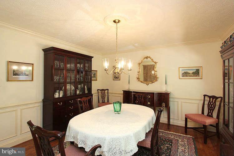 11633 Quail Ridge Court Reston, VA 20194 - Photo 9 of 30 Dining Room
