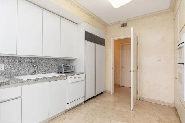 $10,800 | 9601 Collins Avenue, Unit 507, Bal Harbour, FL 33154