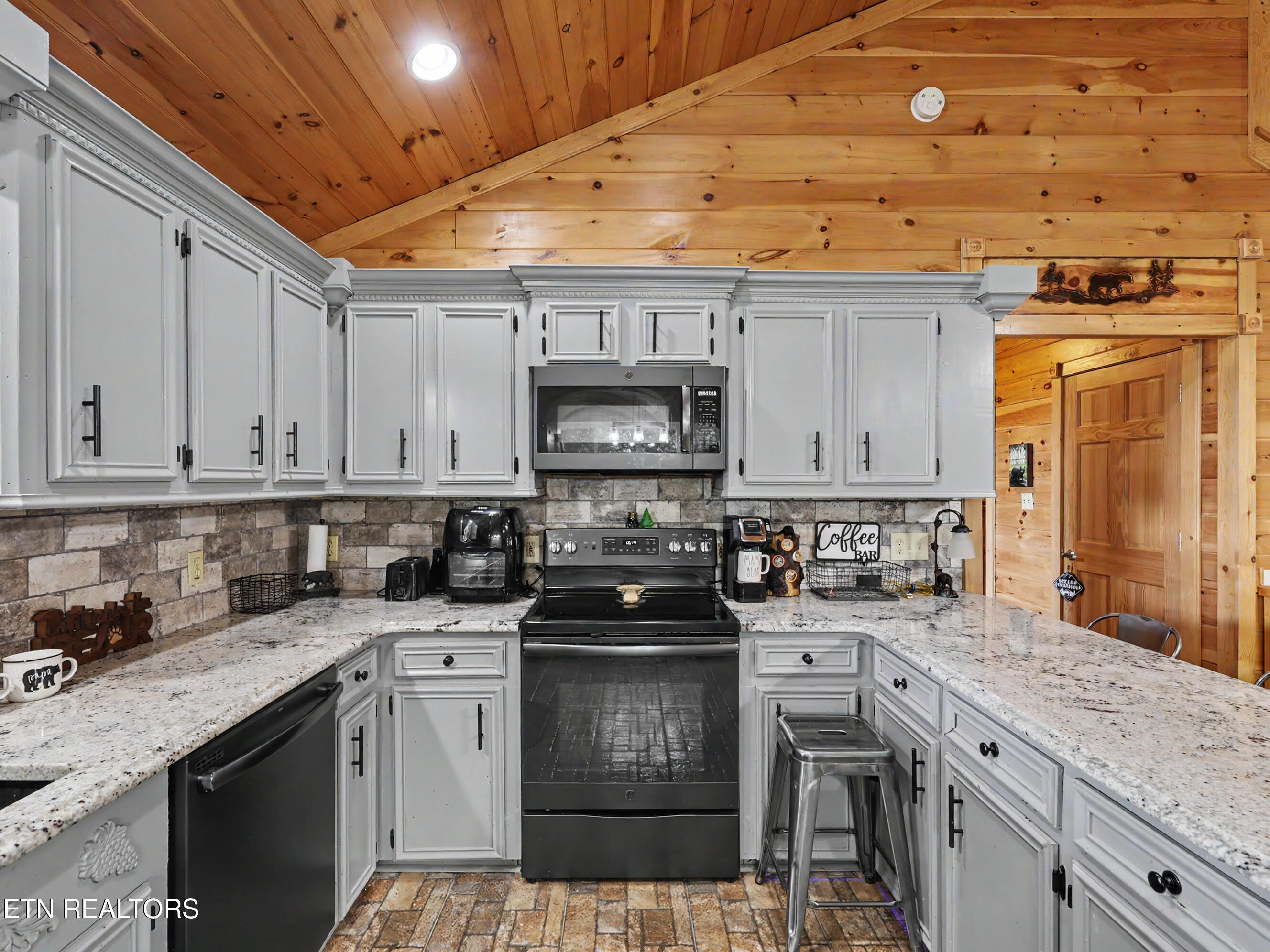 714 Shell Mountain Road Sevierville, TN 37876 - Photo 10 of 51 IMG_6732