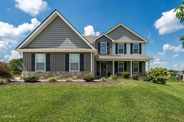 $574,000 | 102 Mountain View Circle, Piney Flats, TN 37686