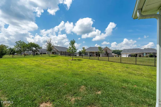 $574,000 | 102 Mountain View Circle, Piney Flats, TN 37686