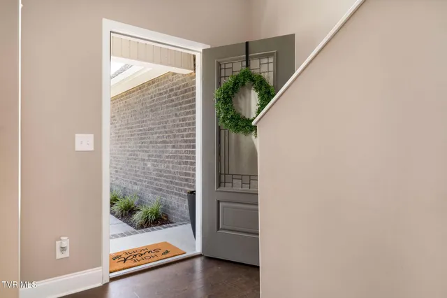 $574,000 | 102 Mountain View Circle, Piney Flats, TN 37686