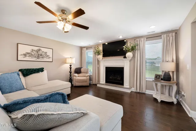 $574,000 | 102 Mountain View Circle, Piney Flats, TN 37686