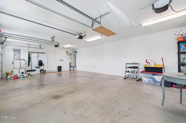 $574,000 | 102 Mountain View Circle, Piney Flats, TN 37686