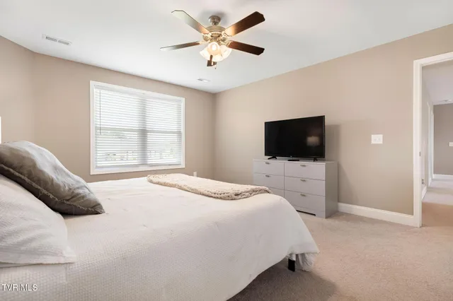 $574,000 | 102 Mountain View Circle, Piney Flats, TN 37686