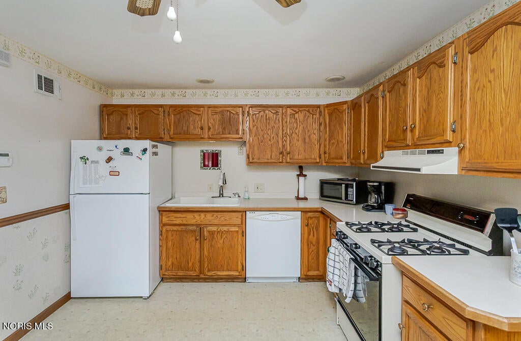 4902 Roywood Road Toledo, OH 43613 - Photo 10 of 37 175A6120
